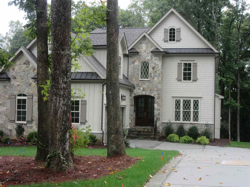 5523 Alpine Dr, Raleigh, NC 27609