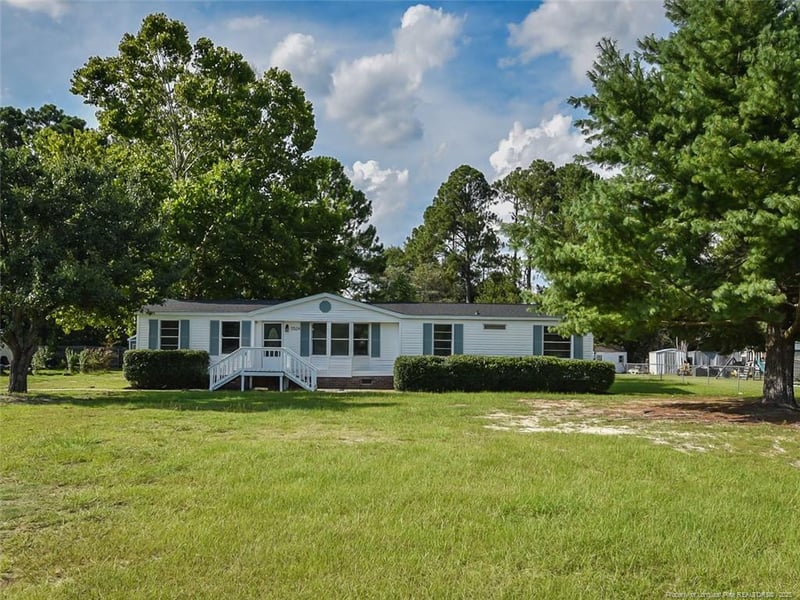 5524 Gilcrest Sands Dr, Hope Mills, NC 28348