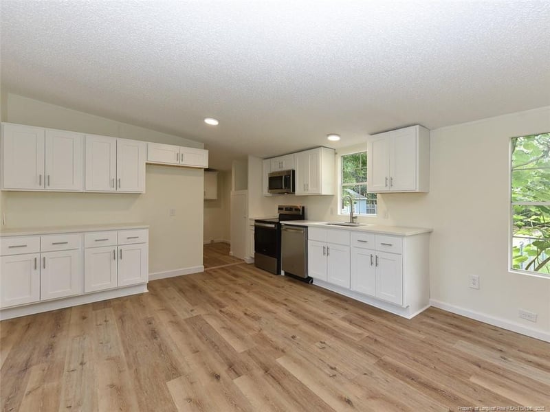 5524 Gilcrest Sands Dr, Hope Mills, NC 28348