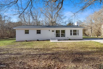 5525 Glenoaks Dr, Durham, NC 27712