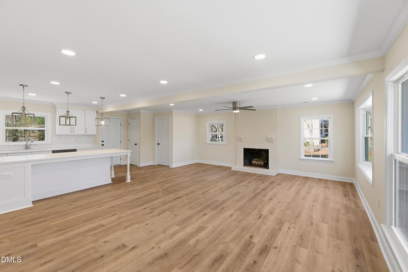 5525 Glenoaks Dr, Durham, NC 27712