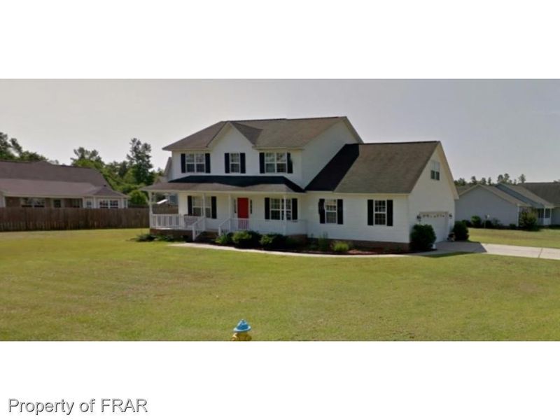 5525 Hall Glen Dr, Hope Mills, NC 28348