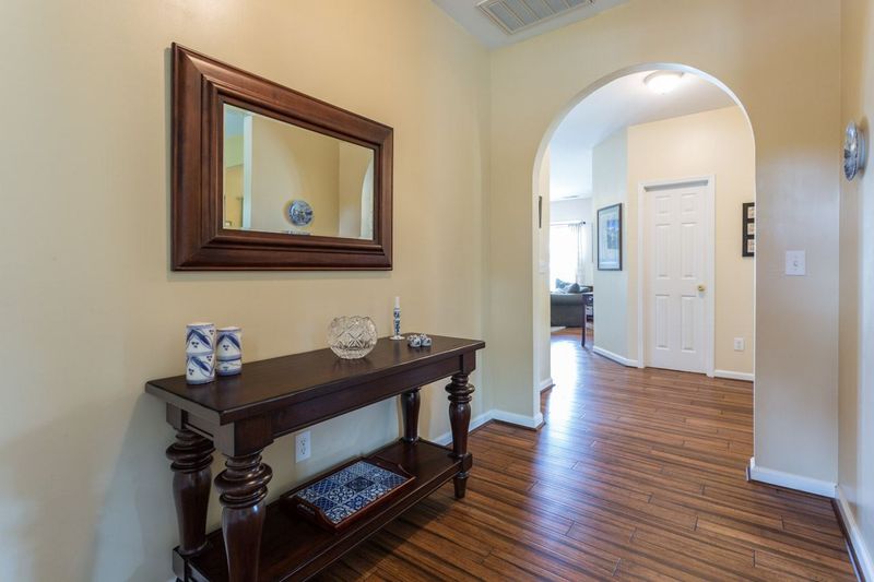 5525 Neuse Wood Dr, Raleigh, NC 27616