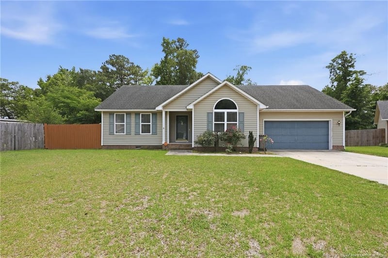 5527 Ballentine St, Hope Mills, NC 28348