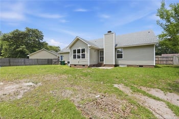 5527 Ballentine St, Hope Mills, NC 28348