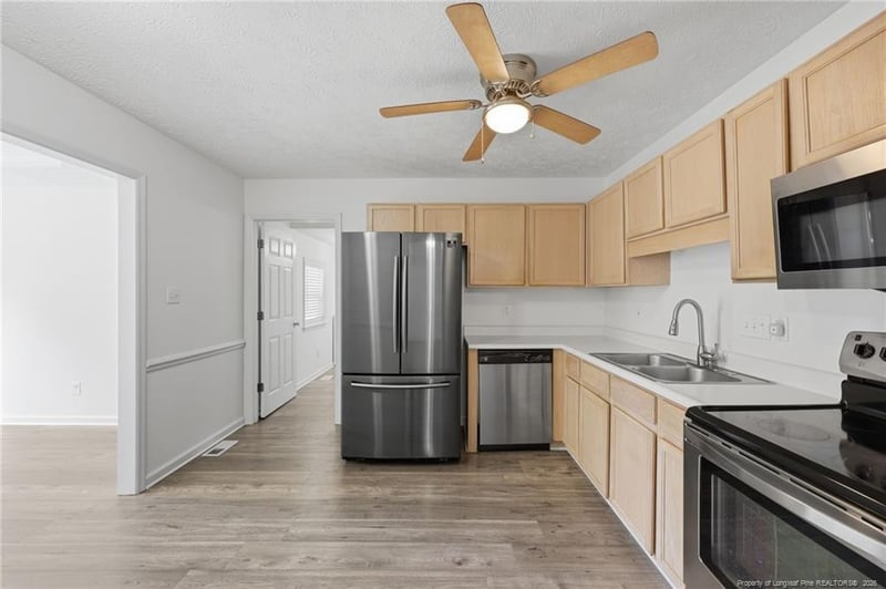 5527 Ballentine St, Hope Mills, NC 28348