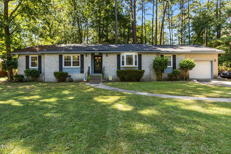5529 Hedrick Dr, Fayetteville, NC 28303
