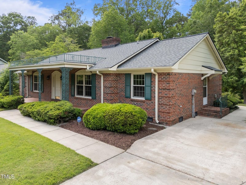 5529 Shadowbrook Dr, Raleigh, NC 27612