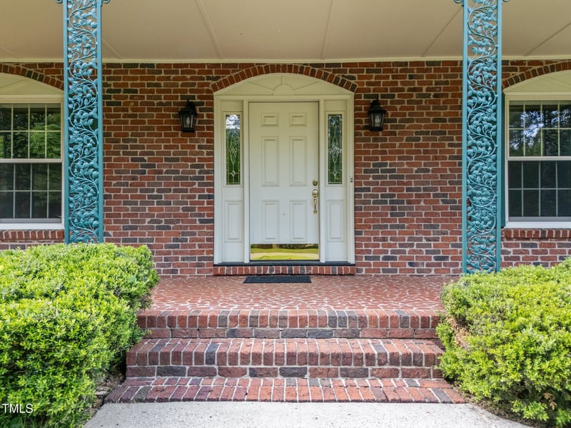 5529 Shadowbrook Dr, Raleigh, NC 27612