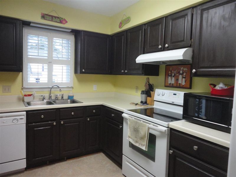 5529 Sharpe Dr, Raleigh, NC 27612