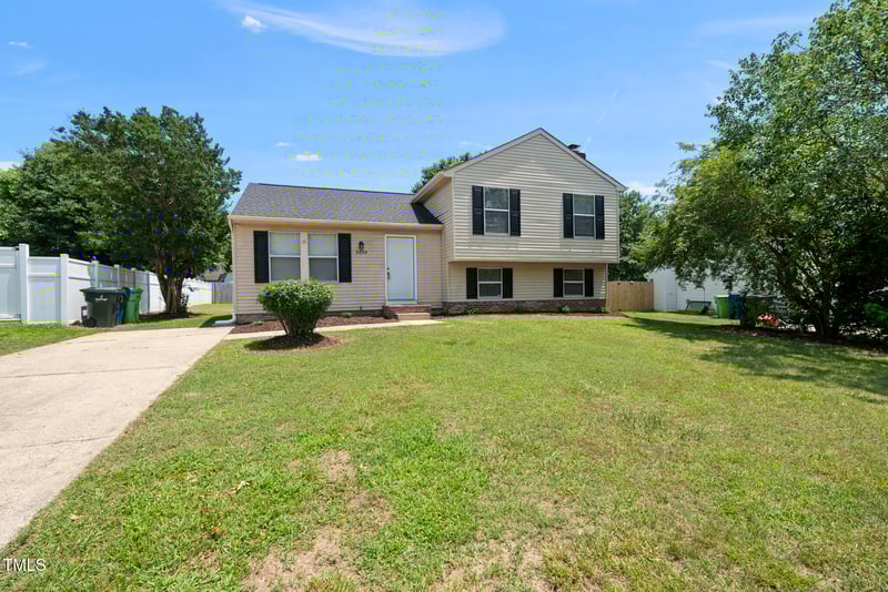 5529 Wood Pond Ct, Raleigh, NC 27610