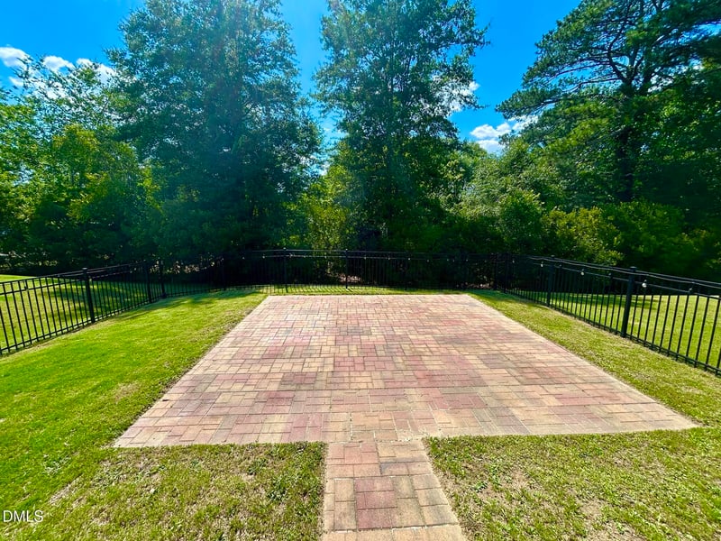 553 Barneswyck Dr, Fuquay Varina, NC 27526