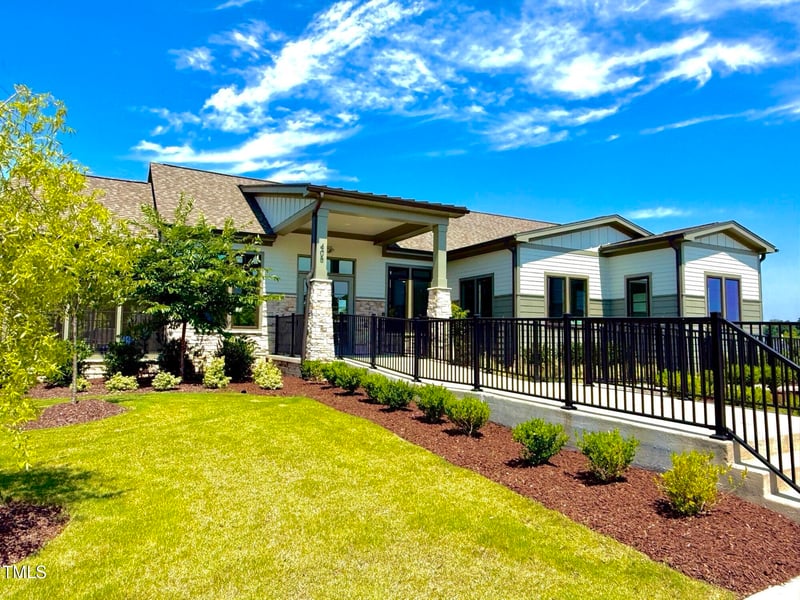 553 Eversden Dr, Zebulon, NC 27597