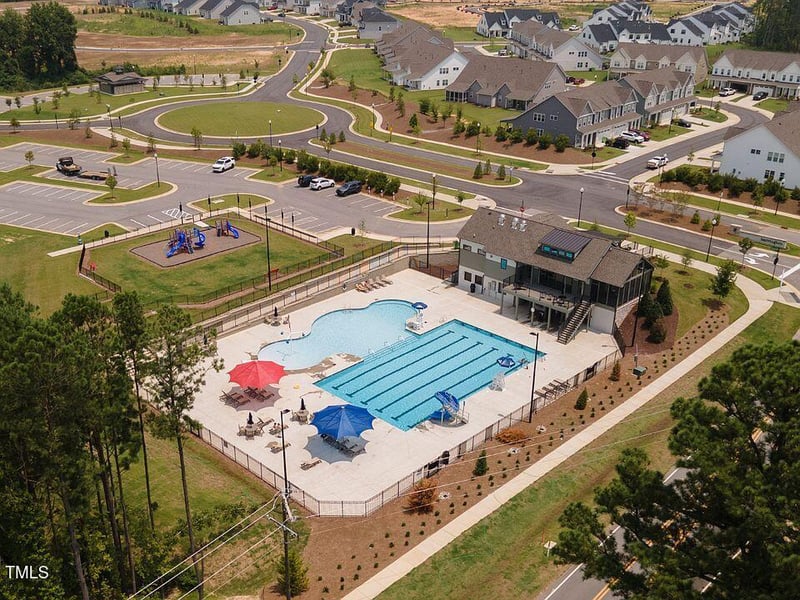 553 Eversden Dr, Zebulon, NC 27597