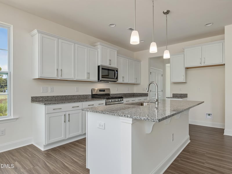 553 Hipwood Dr, Zebulon, NC 27597