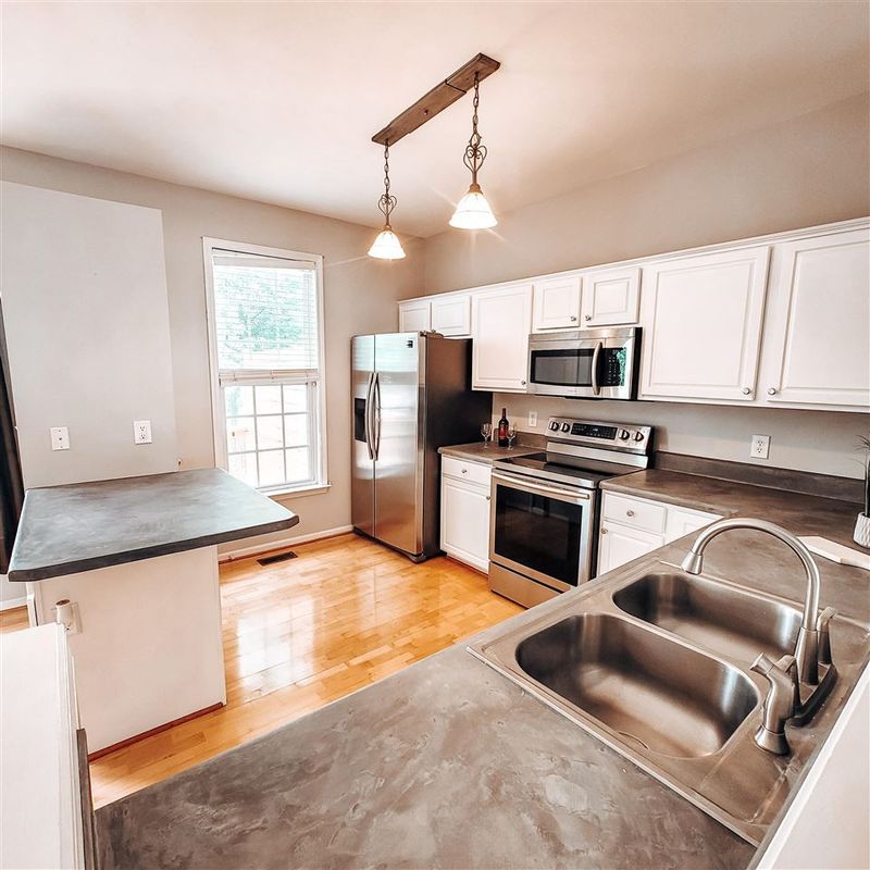 5531 Red Robin Rd, Raleigh, NC 27613
