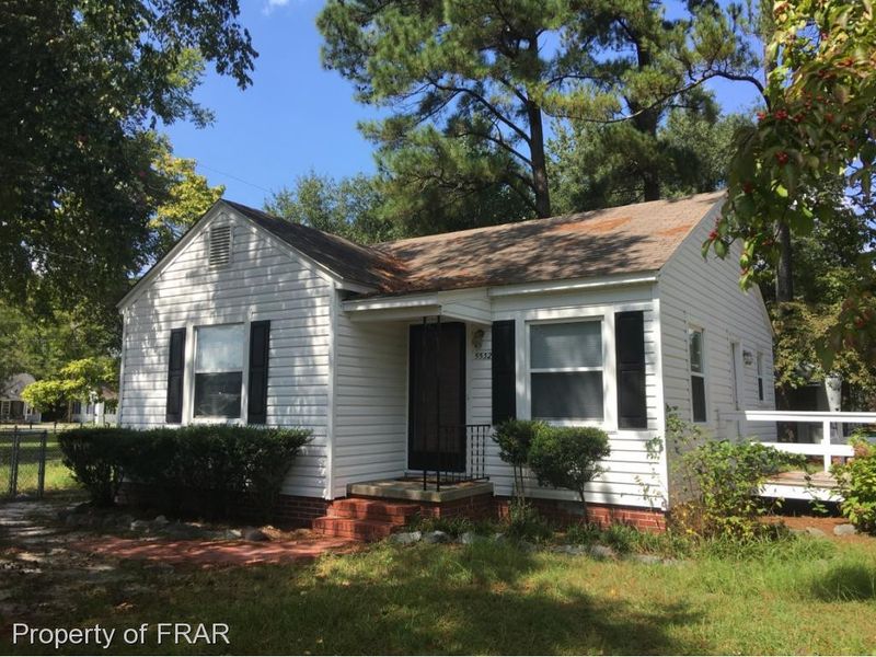 5532 Cross St, Hope Mills, NC 28348