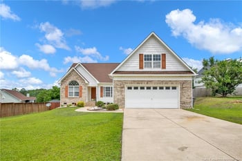 5533 Shady Pine Ct, Hope Mills, NC 28348