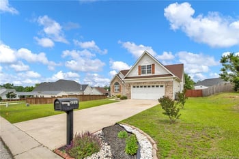 5533 Shady Pine Ct, Hope Mills, NC 28348