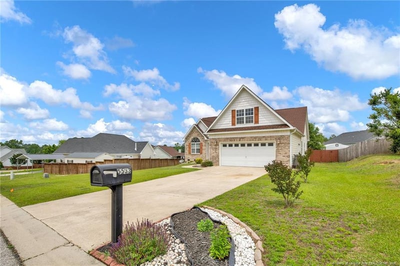 5533 Shady Pine Ct, Hope Mills, NC 28348