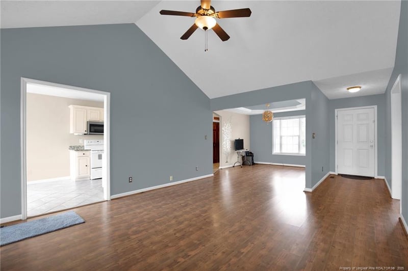 5533 Shady Pine Ct, Hope Mills, NC 28348