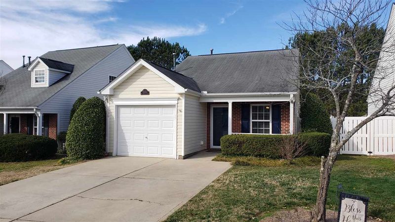5536 Roan Mountain Pl, Raleigh, NC 27613