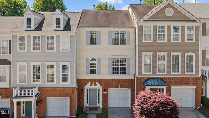 5537 Red Robin Rd, Raleigh, NC 27613