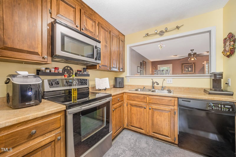 5538 Sharpe Dr, Raleigh, NC 27612