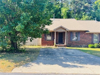 5539 Robmont Dr, Fayetteville, NC 28306