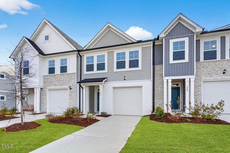 554 Barrington Row Ave, Zebulon, NC 27597