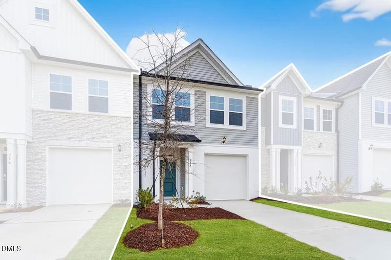 554 Barrington Row Ave, Zebulon, NC 27597