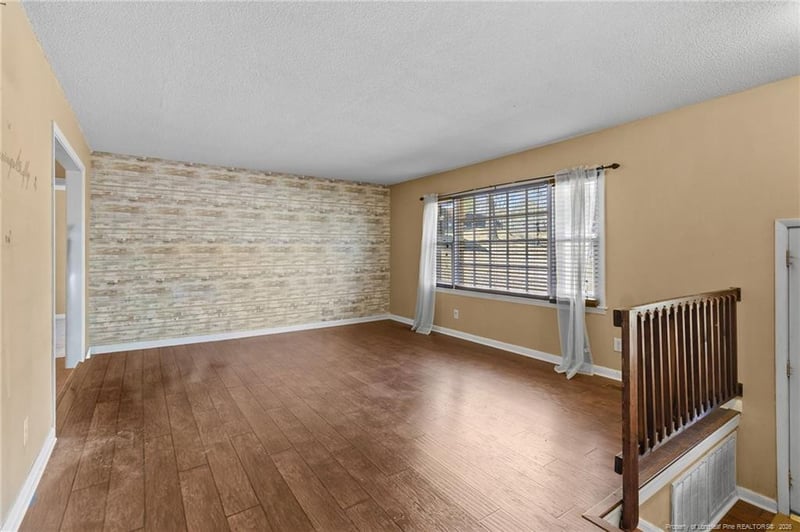 554 Glen Canyon Dr, Fayetteville, NC 28303