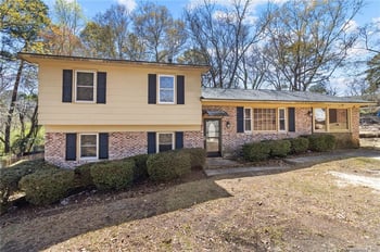 554 Glen Canyon Dr, Fayetteville, NC 28303