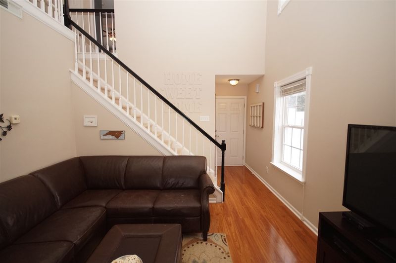 5545 Roan Mountain Pl, Raleigh, NC 27613