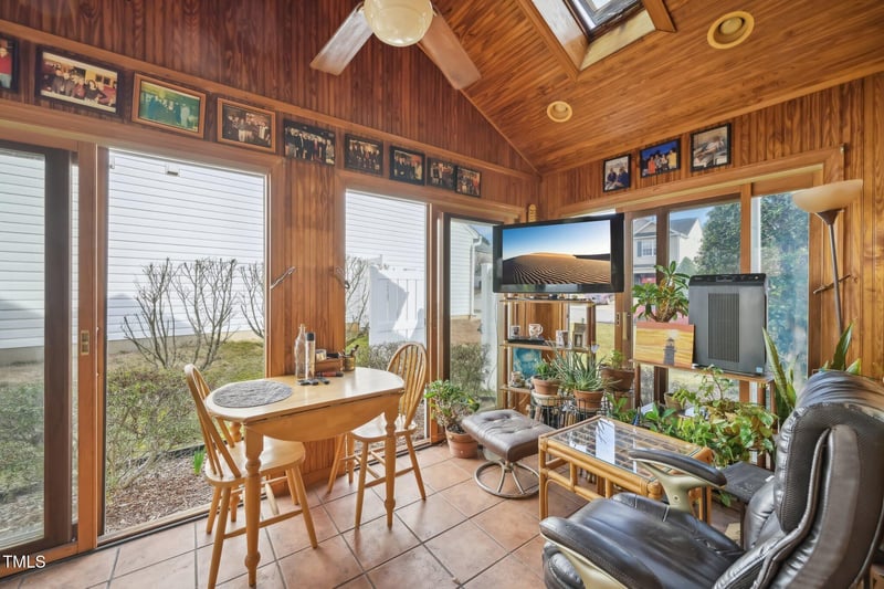 5548 Roan Mountain Pl, Raleigh, NC 27613