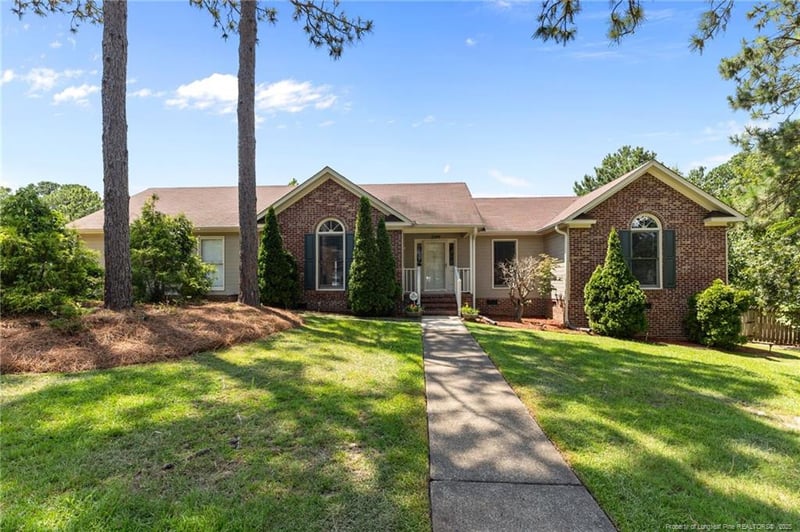 5549 Lockridge Rd, Fayetteville, NC 28311