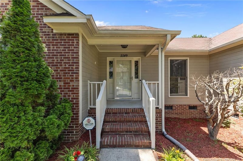 5549 Lockridge Rd, Fayetteville, NC 28311