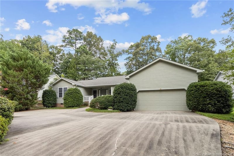 555 Argyll Dr, Sanford, NC 27332