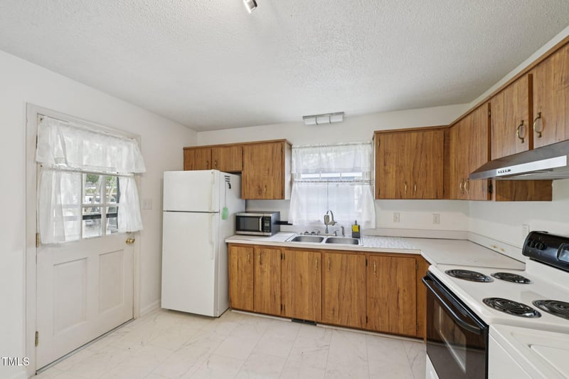 555 Dacian Rd, Raleigh, NC 27610