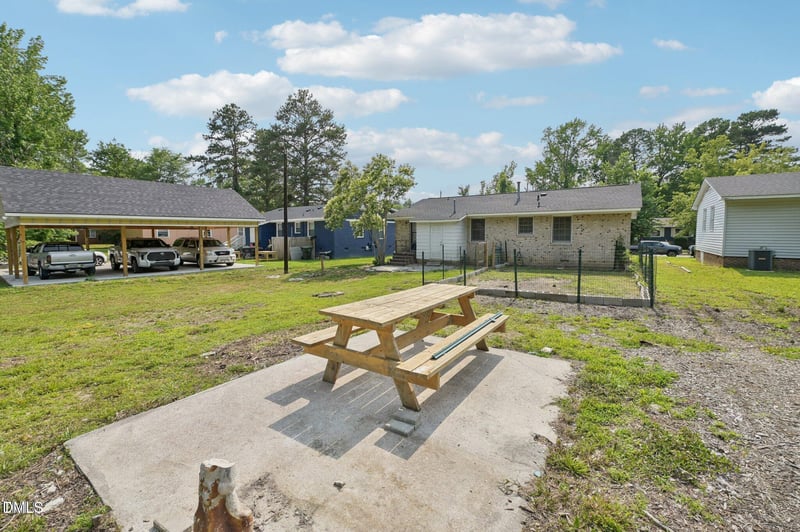 555 Dacian Rd, Raleigh, NC 27610