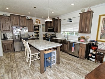 555 Hinnant Rd, Selma, NC 27576