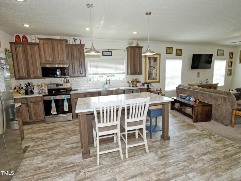 555 Hinnant Rd, Selma, NC 27576