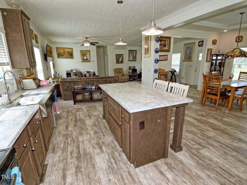 555 Hinnant Rd, Selma, NC 27576