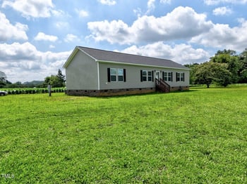 555 Hinnant Rd, Selma, NC 27576
