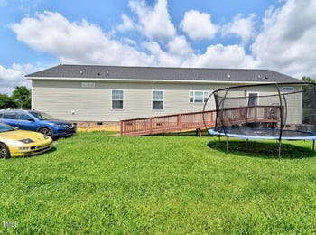 555 Hinnant Rd, Selma, NC 27576