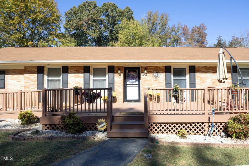 555 Homemont Ave, Hillsborough, NC 27278