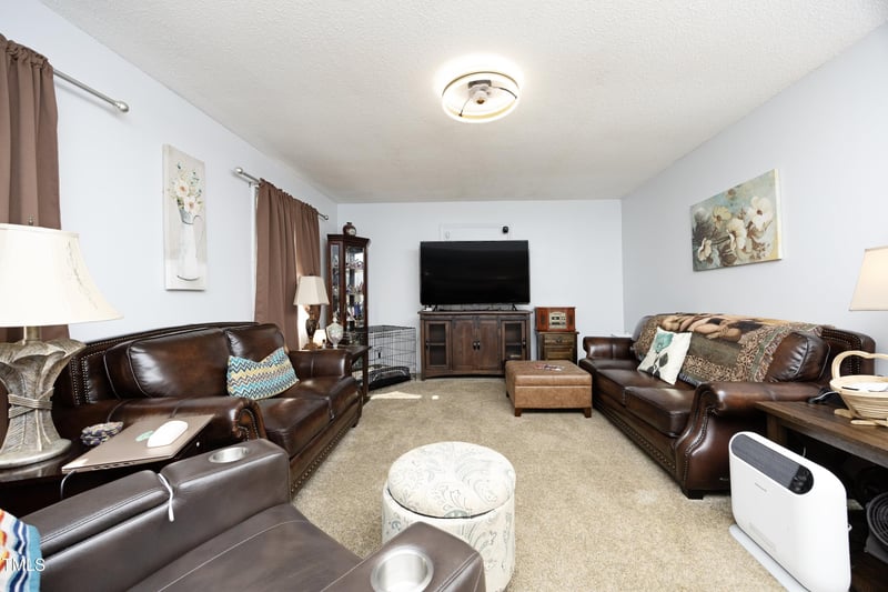 555 Homemont Ave, Hillsborough, NC 27278