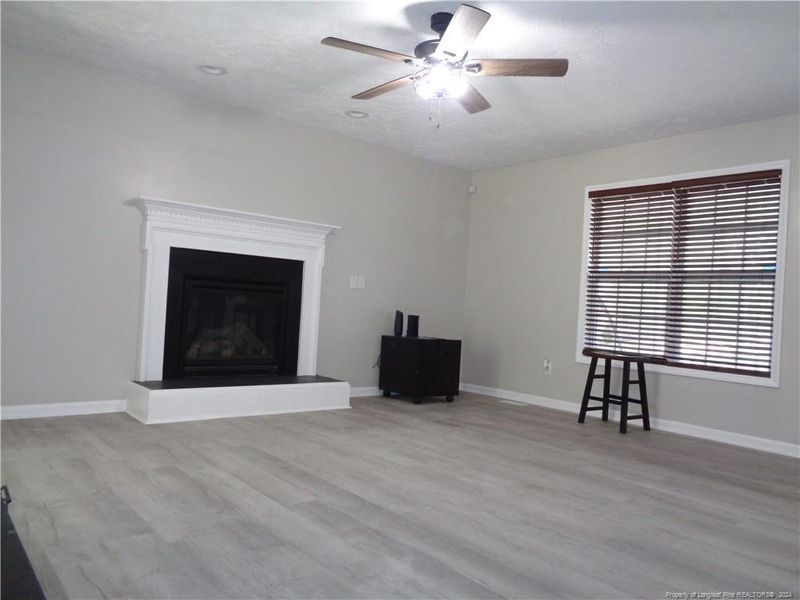 555 Pinevalley Ln, Sanford, NC 27332