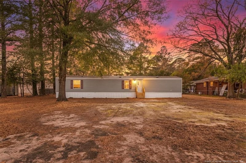 5552 Jackson St, Hope Mills, NC 28348