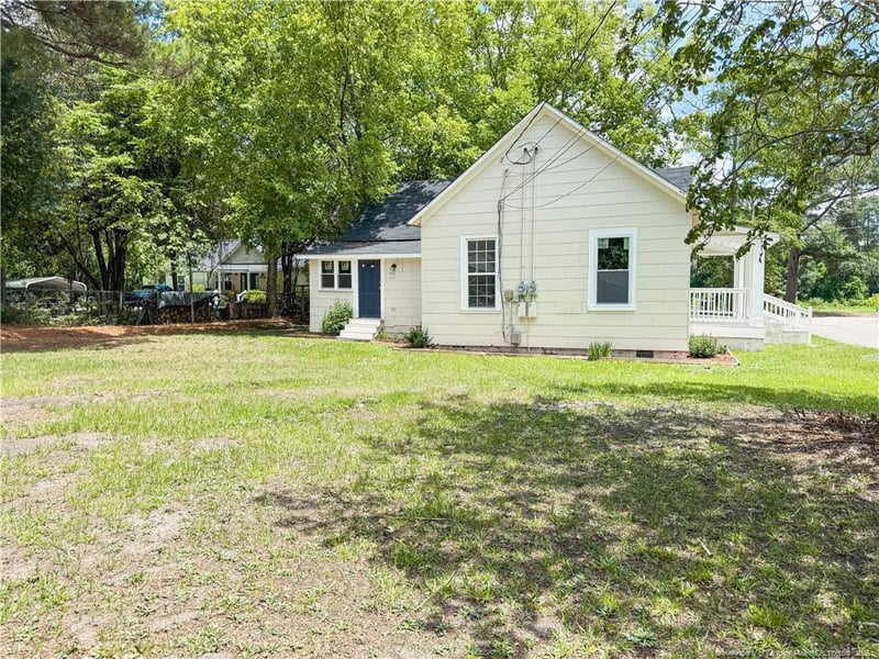 5552 River Rd, Hope Mills, NC 28348